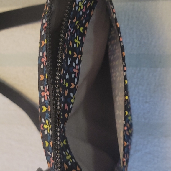 Kipling crossbody purse - Picture 5 of 13